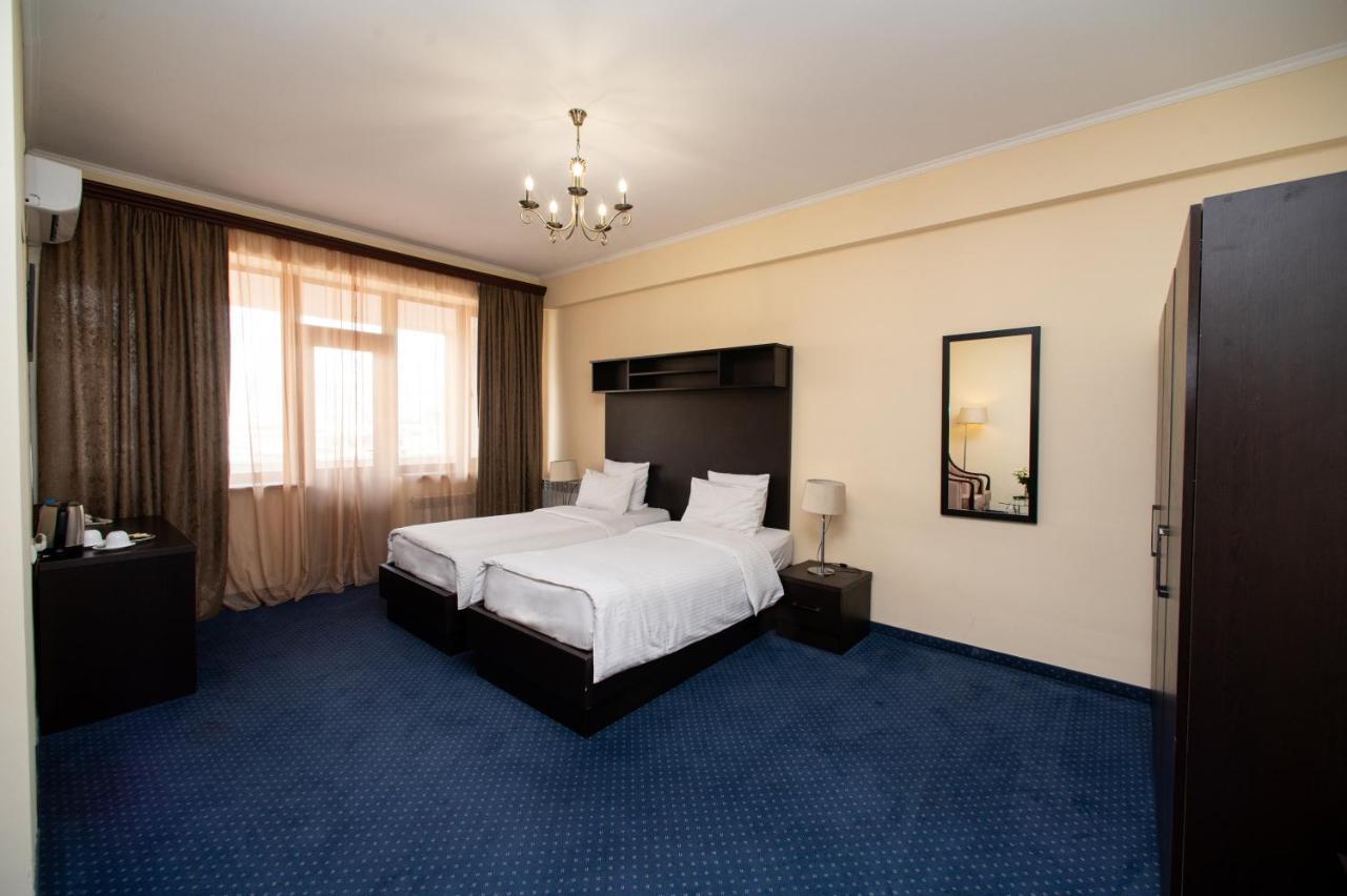 14 Floor Hotel Erivan Exterior foto