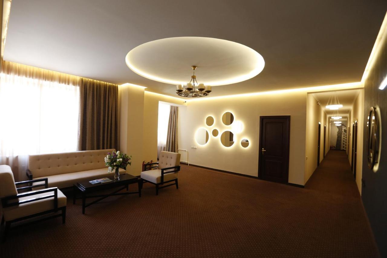 14 Floor Hotel Erivan Exterior foto